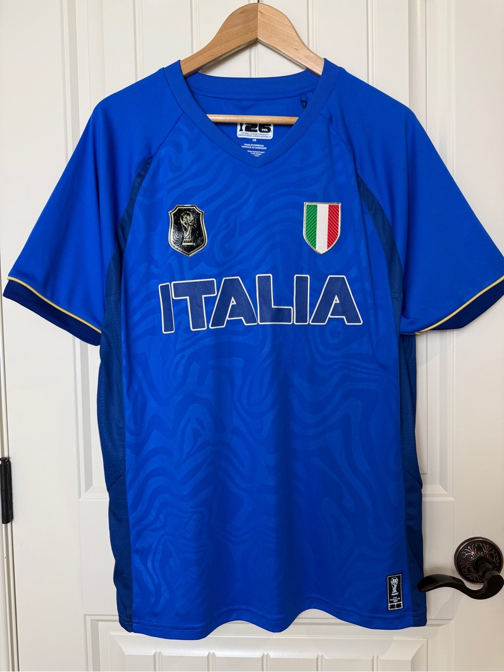 FIFA Italia 2026 Soccer Jersey by Arctic Squad Men’s L NWT Official Licensed - Picture 2 of 15